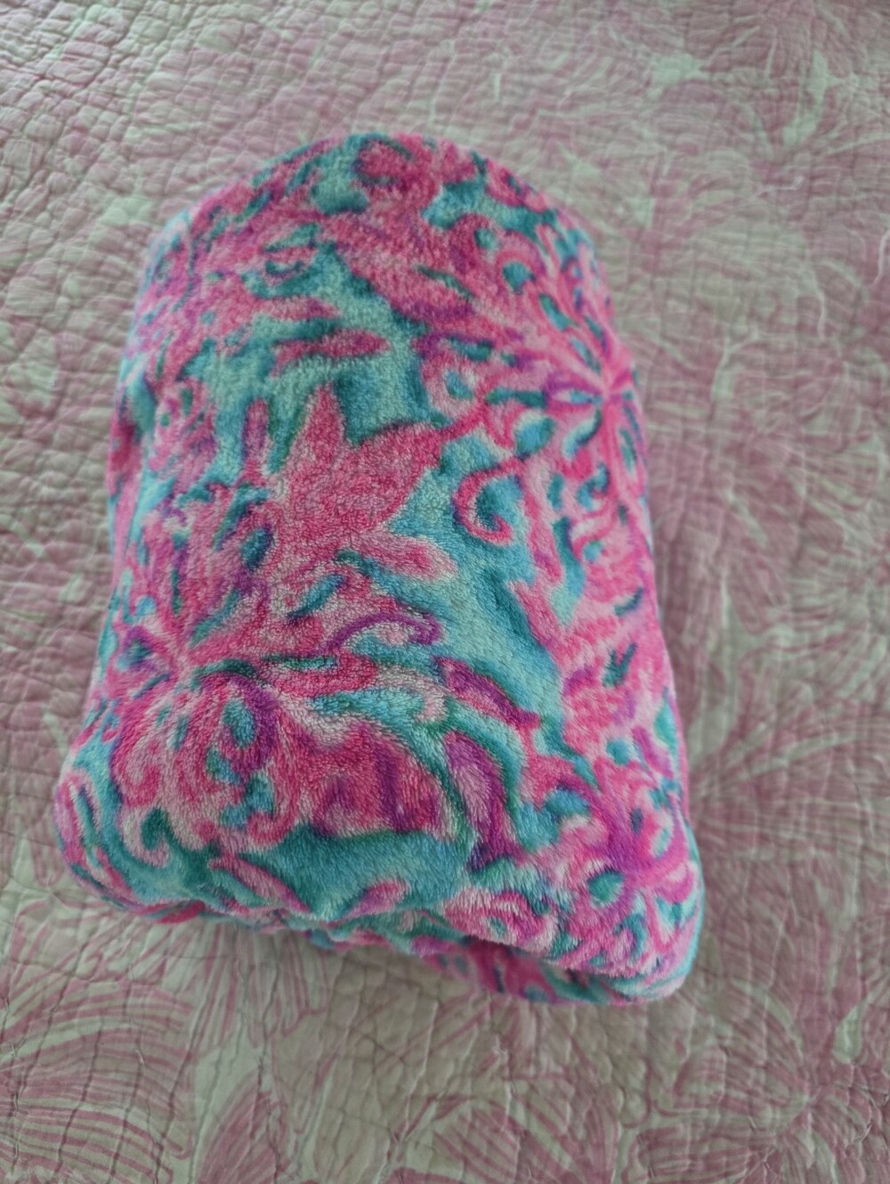Lilly Pulitzer Plush Fleece Throw Blanket - Pink & Teal Floral